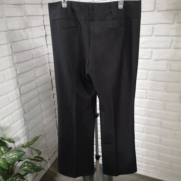 Fashion Bug Ladies Size 14 Black Zipper & 3 Button Closure Flare Leg Dress Pants - Picture 2 of 14